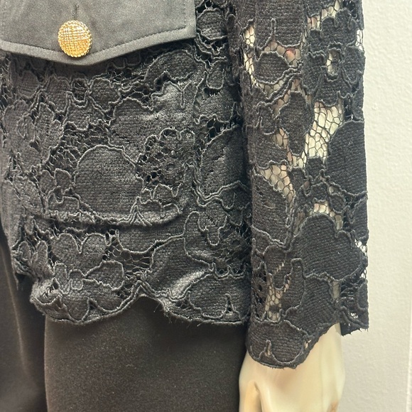 Simple Elegance Floral Lace Button Down Blouse - Picture 8 of 9